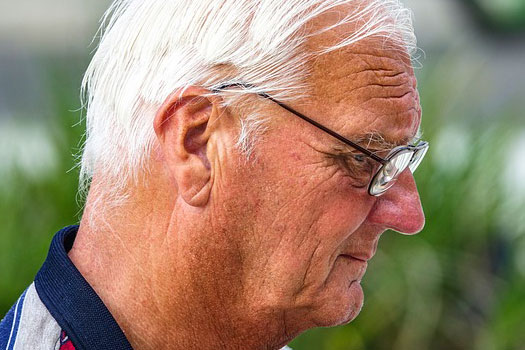 Los mayores son los que más confían en los Seguros en España Edad para hacerse un Seguro de Vida