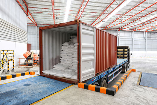 cargar remolque del camion - seguro de mercancia de camiones